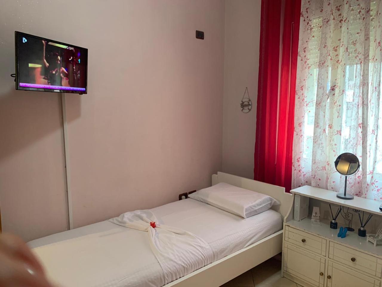 Lungomare Apartment Sea Home Vlore Bagian luar foto